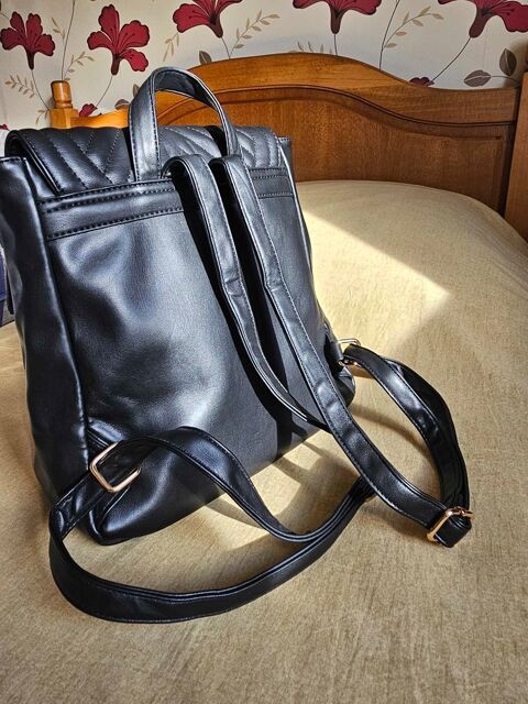sac �  main �  dos Neuve 15 Morhange (57)