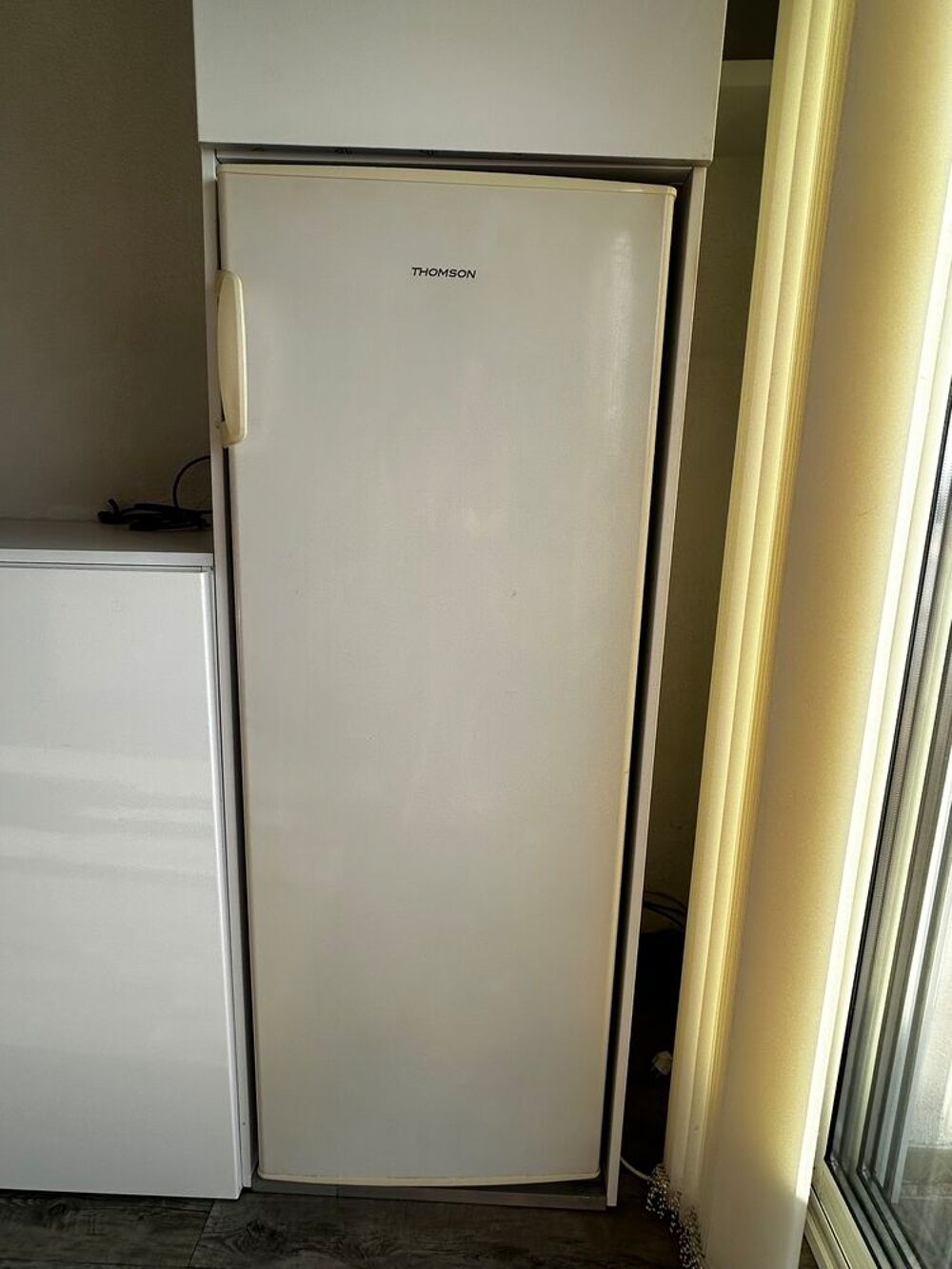 LOT DE MEUBLES- BLANC LAQU&Eacute; Electroménager