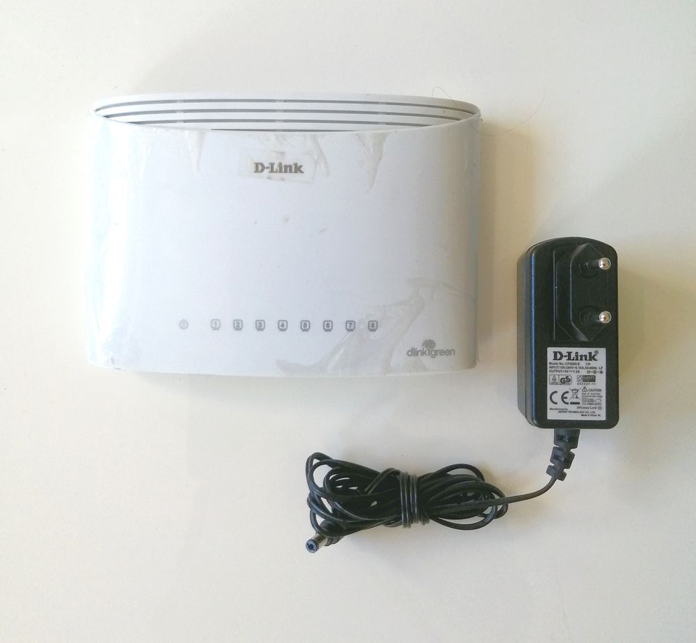 Switch Ethernet D-Link DGS-1008D 8 ports neuf Matériel informatique