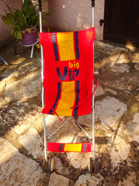 Poussette canne de poup�e ann�e 1970 20 Nimes (30)