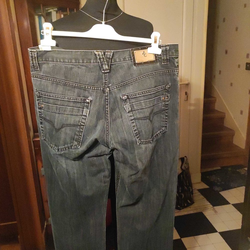 Pantalon jean haut de gamme tr&egrave;s bon &eacute;tat Vêtements