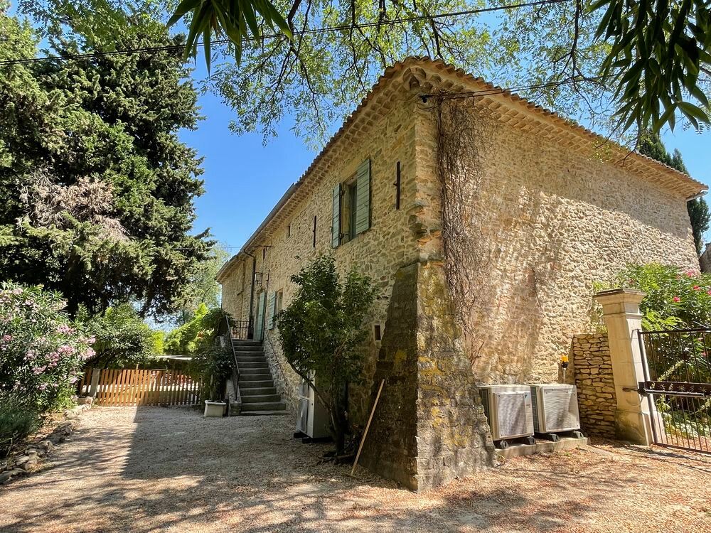 Maison 12 pièces 450 m² · à Laudun-l'Ardoise · 450 m² · 820 000 €