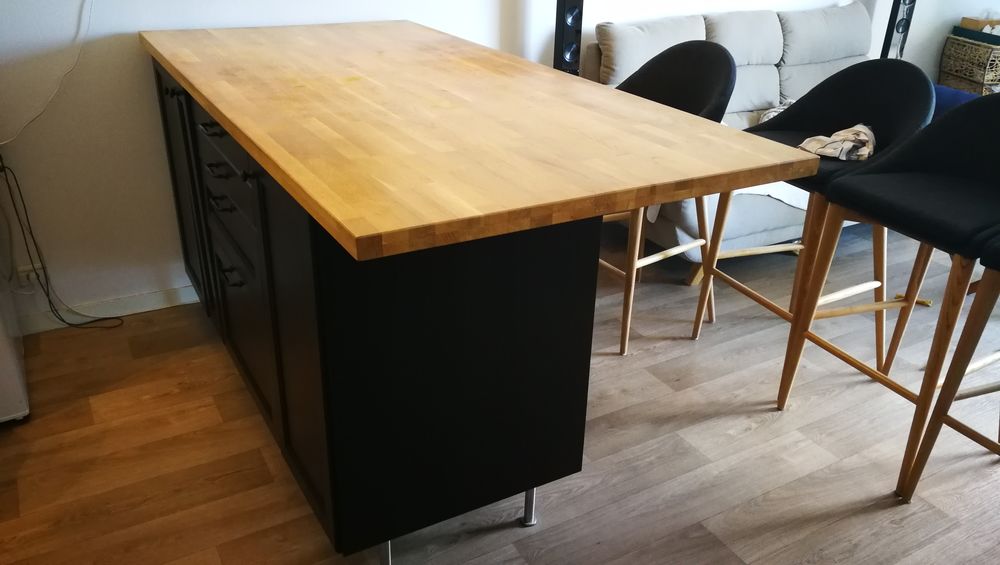 Grand &icirc;lot de cuisine avec meuble tour Meubles