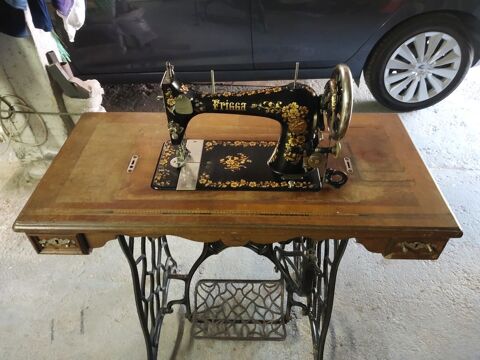 Machine à coudre FRIGGA très ancienne 1900 Cahors (46)