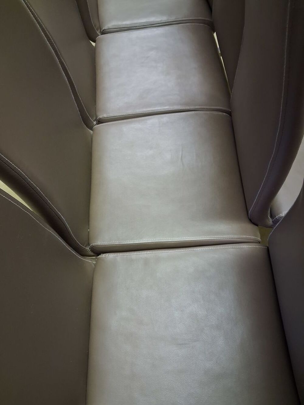 8 chaises salle &agrave; manger couleur taupe Meubles