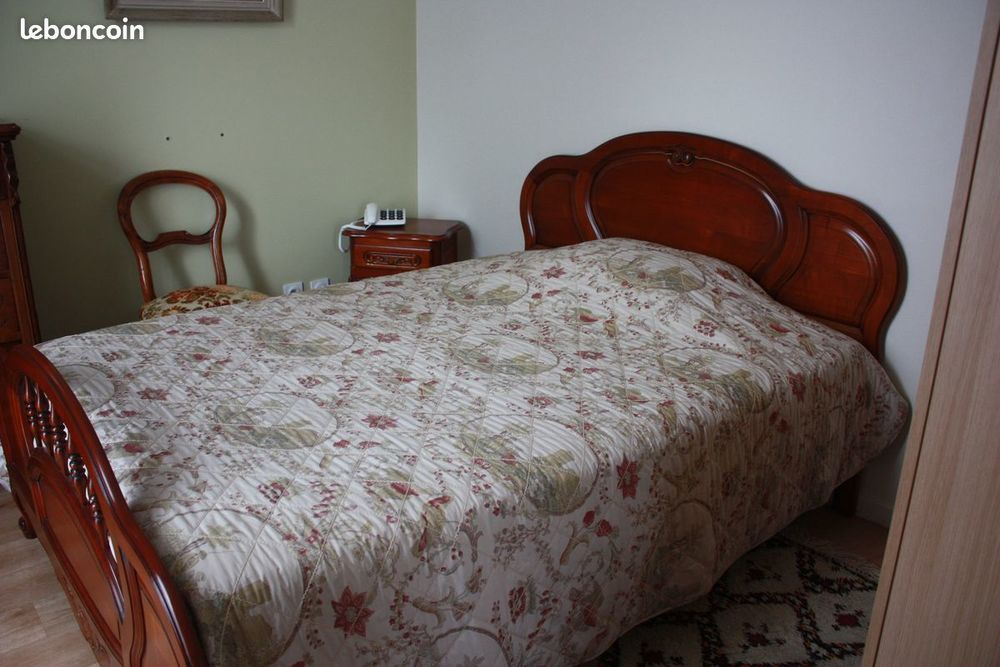 CHAMBRE COMPLETE EN MERISIER MASSIF Meubles