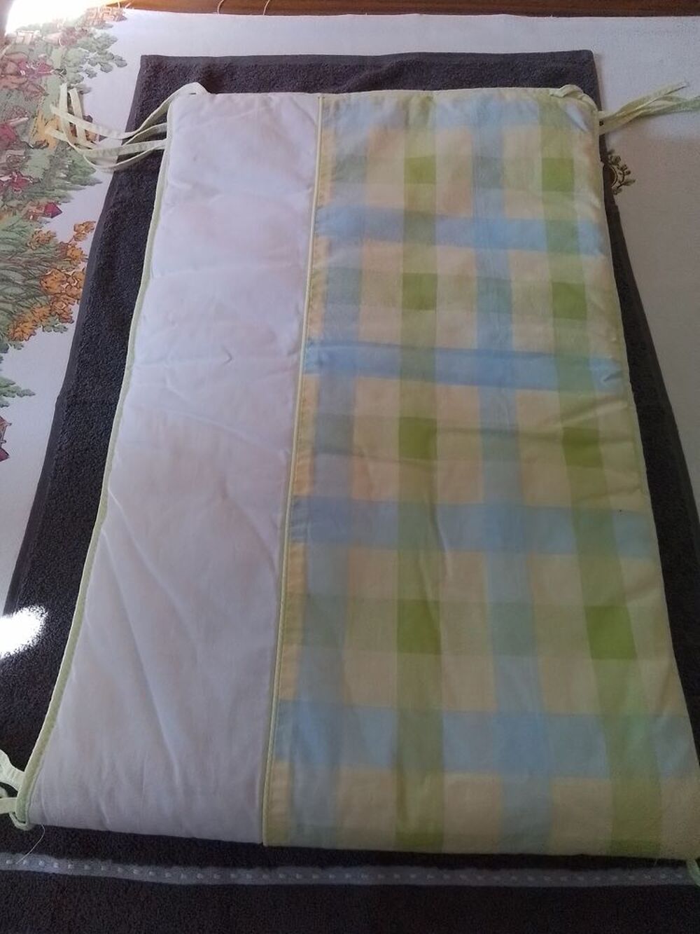 Joli contour pour lit &agrave; barreaux de b&eacute;b&eacute; Puériculture