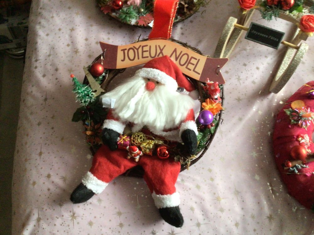 Arrangements de No&euml;l fait maison un grand choix et couronne Décoration