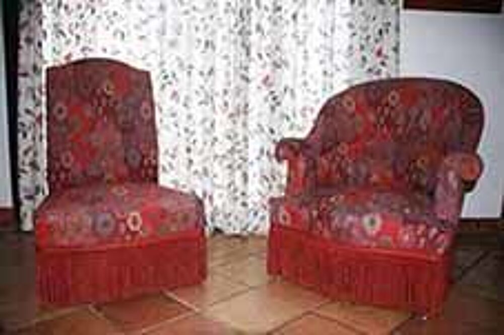fauteuil salon type carpeau et liseuse Meubles