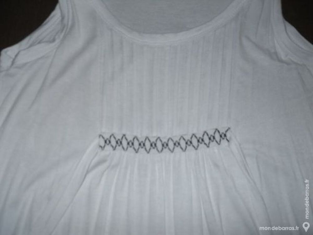 Robe blanche &agrave; bretelles taille 3, neuve Vêtements