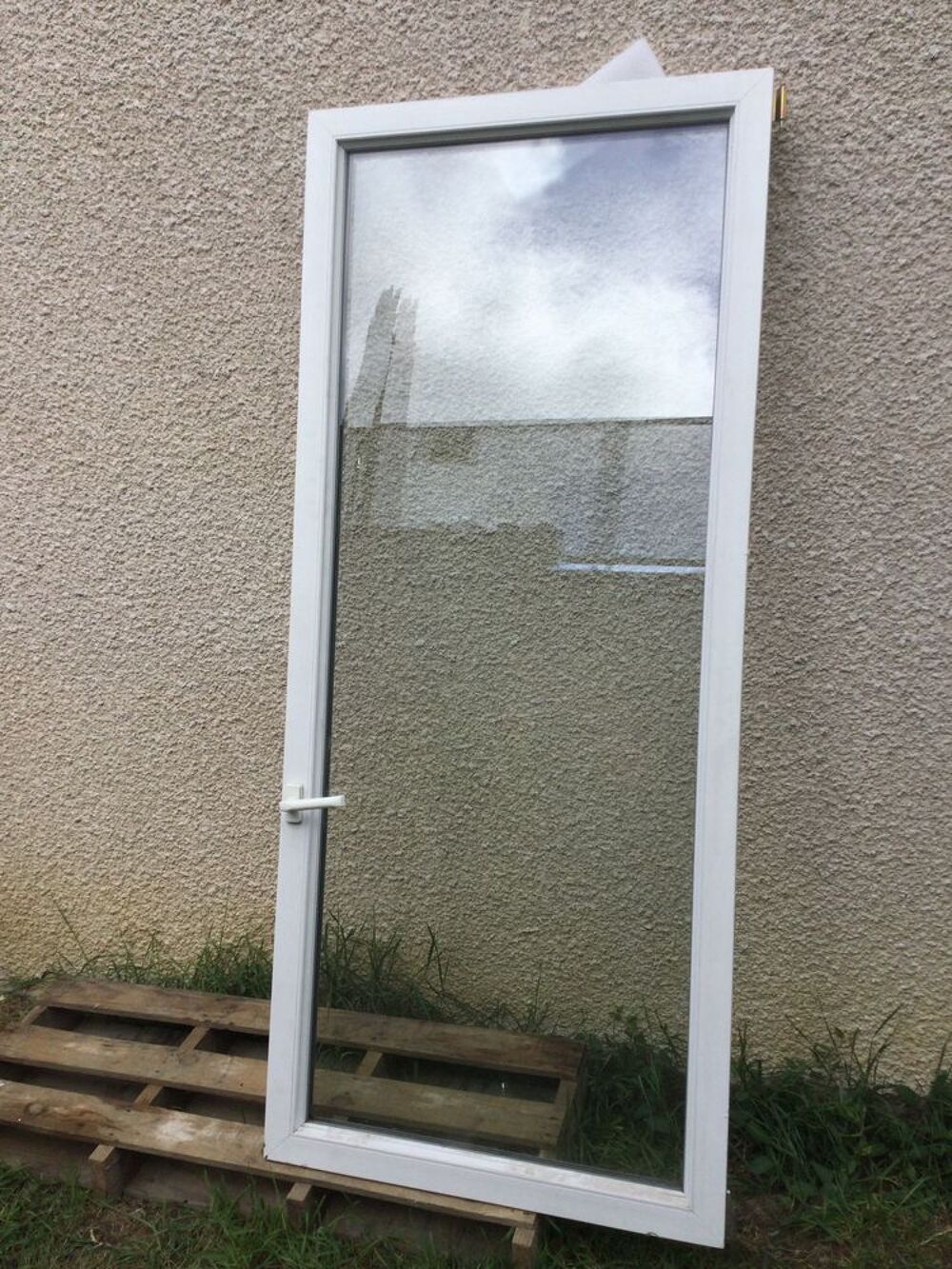 Fenetre oscillo-battante en PVC avec son cadre Bricolage