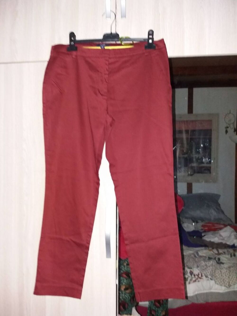 Pantalon femme rouge fonc&eacute; Kiabi taille 40, Vêtements
