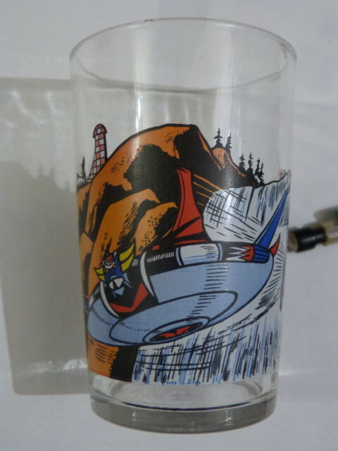 VERRE GOLDORAK SOUCOUPE SORTANT DE LA CASCADE 8 Brest (29)