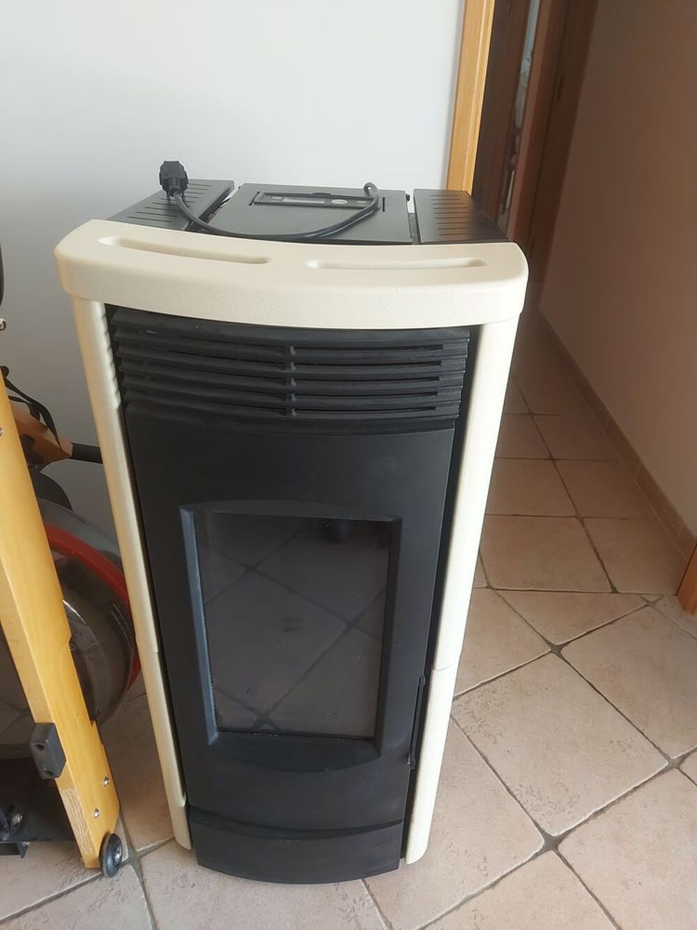 po&ecirc;le &agrave; granules avec accessoires Electroménager