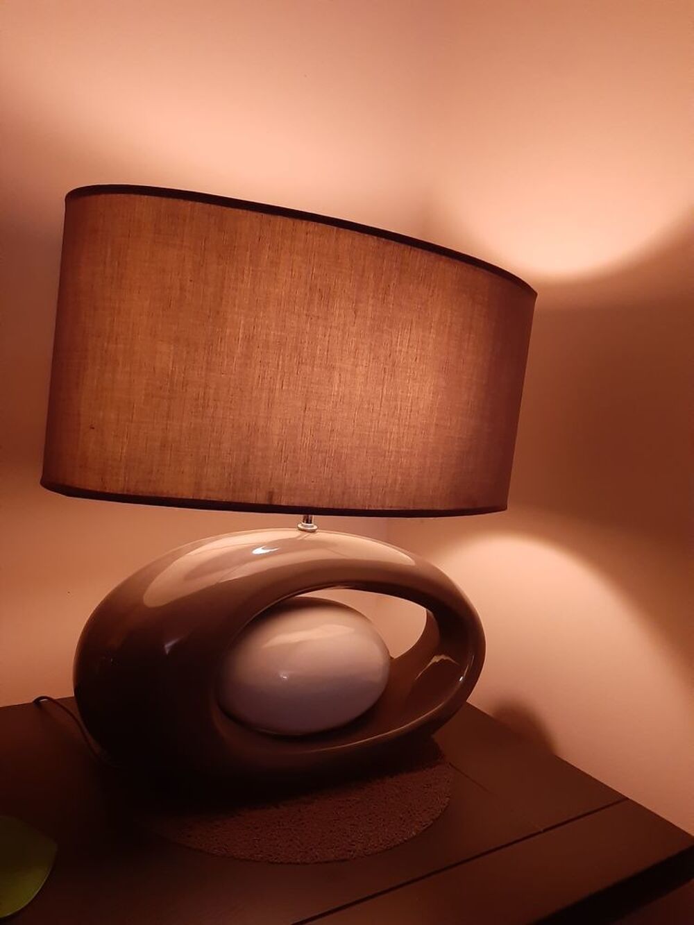 Grandes lampes avec abat-jour gris Meubles