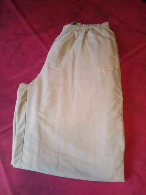 Pantalon jogging HB sport taille M neuf jamais port� 25 Avermes (03)