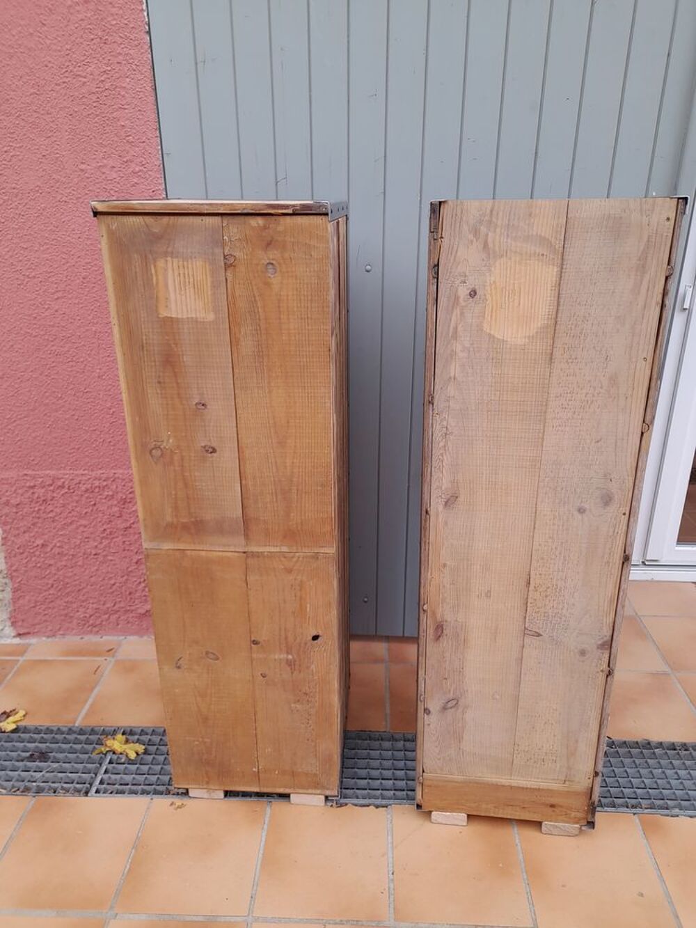 2 colonnes de rangement brutalistes
Meubles