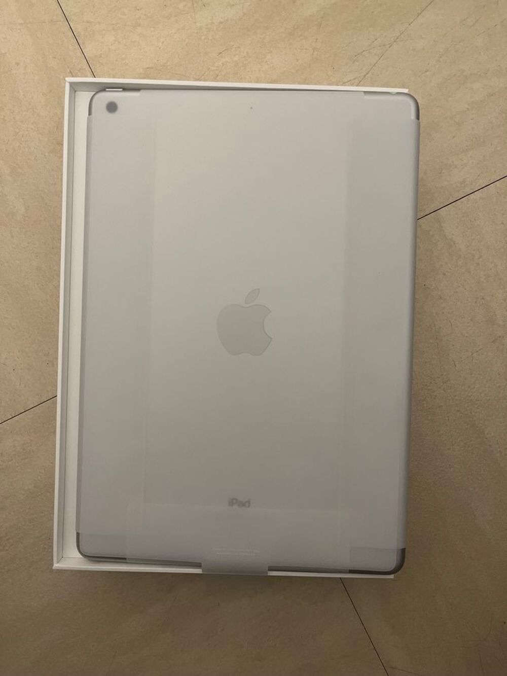 Ipad 9&egrave; g&eacute;n&eacute;ration 10.2 JAMAIS UTILISER WIFI 64Go Apple Téléphones et tablettes