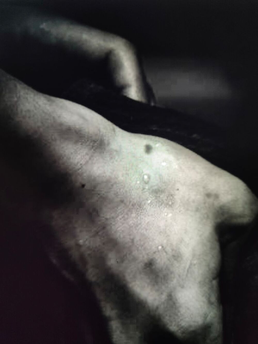   Massage dans le noir 