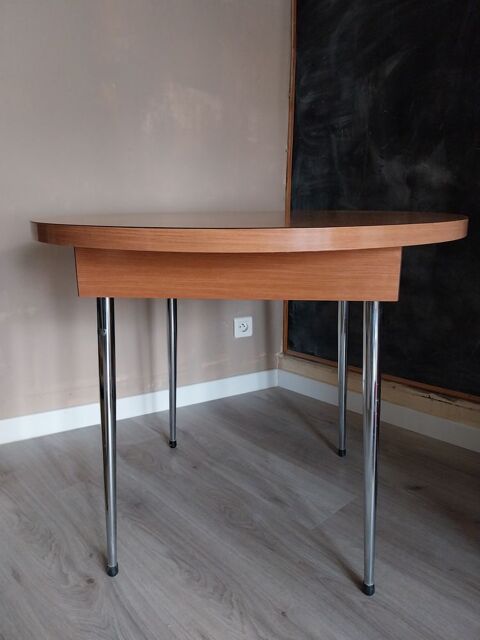 Table ronde formica Trépail (51)