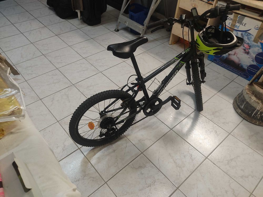 v&eacute;lo VTT Rockrider st 500 Vélos