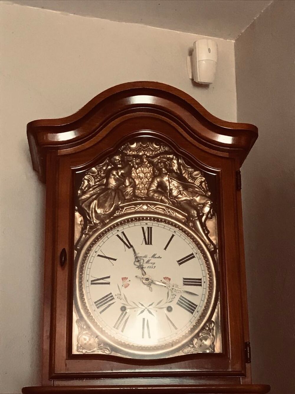 horloge comtoise 
BELLE horloge COMTOISE 
en merisier Meubles