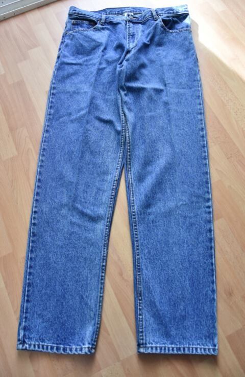 NEUF.  JEAN droit. Taille 46. Top life. NEUF. 10 Gujan-Mestras (33)