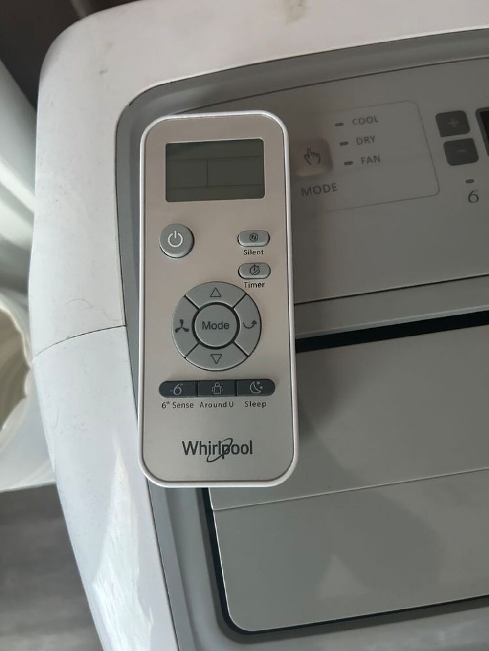 Clim whirlpool mobile avec t&eacute;l&eacute;commande Electroménager