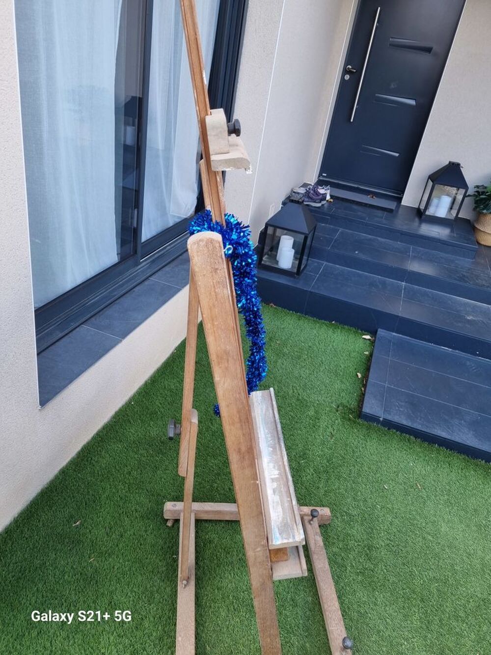 Chevalet d'atelier sur roulettes. Meubles