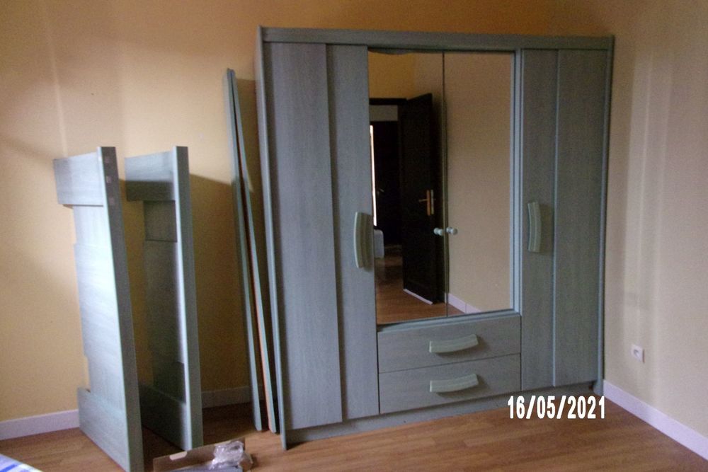 Chambre &agrave; coucher- Armoire &agrave; Glaces-T&ecirc;te de lit et bas de li Meubles