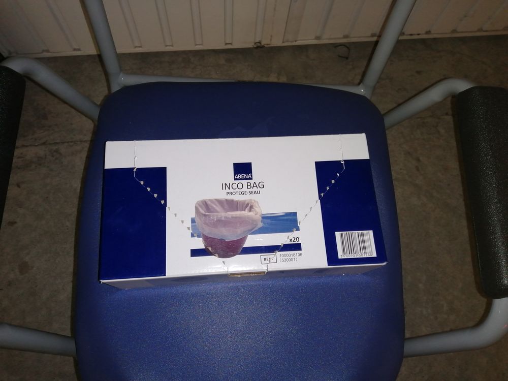 CHAISE WC HANDICAPE Meubles