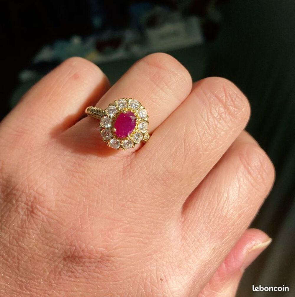 bague neuve, rubis rouge sang de pigeon, taille ajustable Bijoux et montres