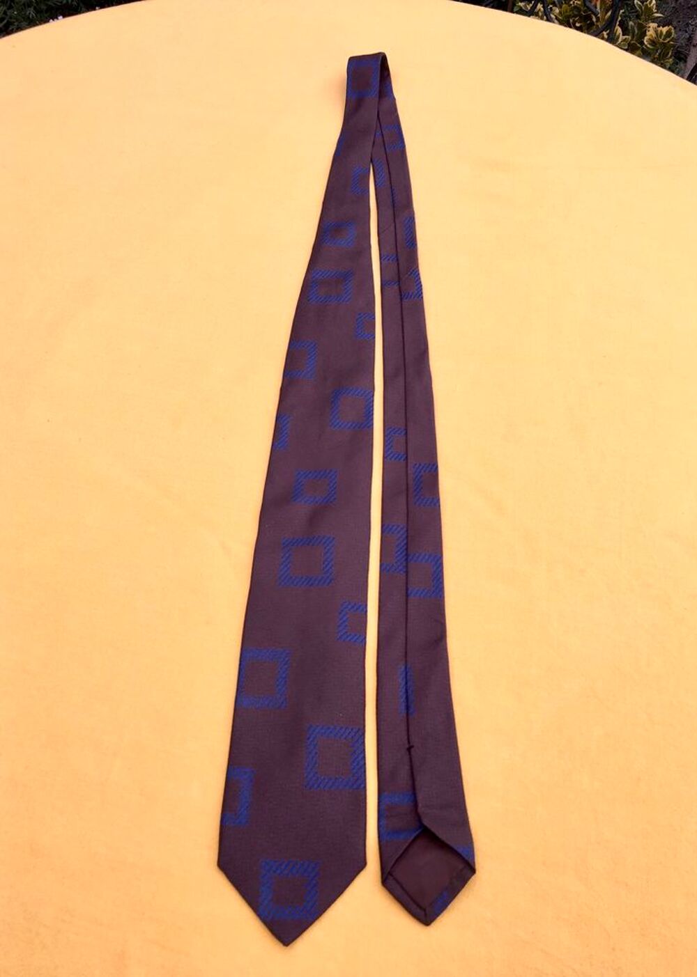 Cravate authentique Giorgio Armani, 100% soie, &Eacute;tat neuf Vêtements