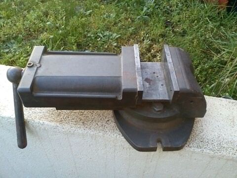 �tau de machine outil Ch�tellerault (86)