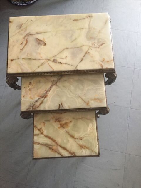 table gigogne 400 Saint-Denis (93)