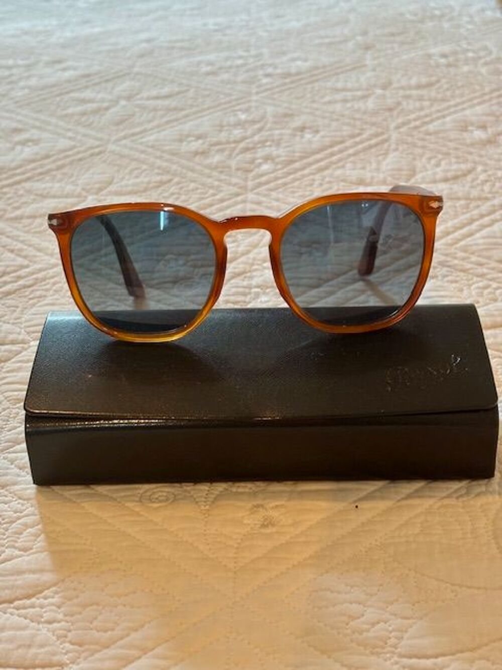 Lunettes de soleil Bijoux et montres