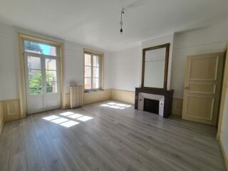 Appartement à louer 110 m²
