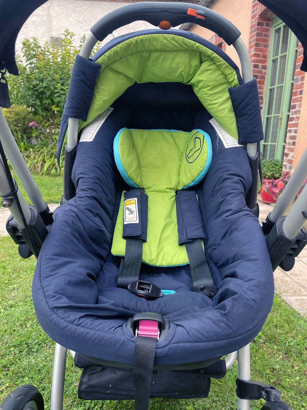 Duo Poussette sportive 3 roues et nacelle Jan&eacute; Pu�riculture