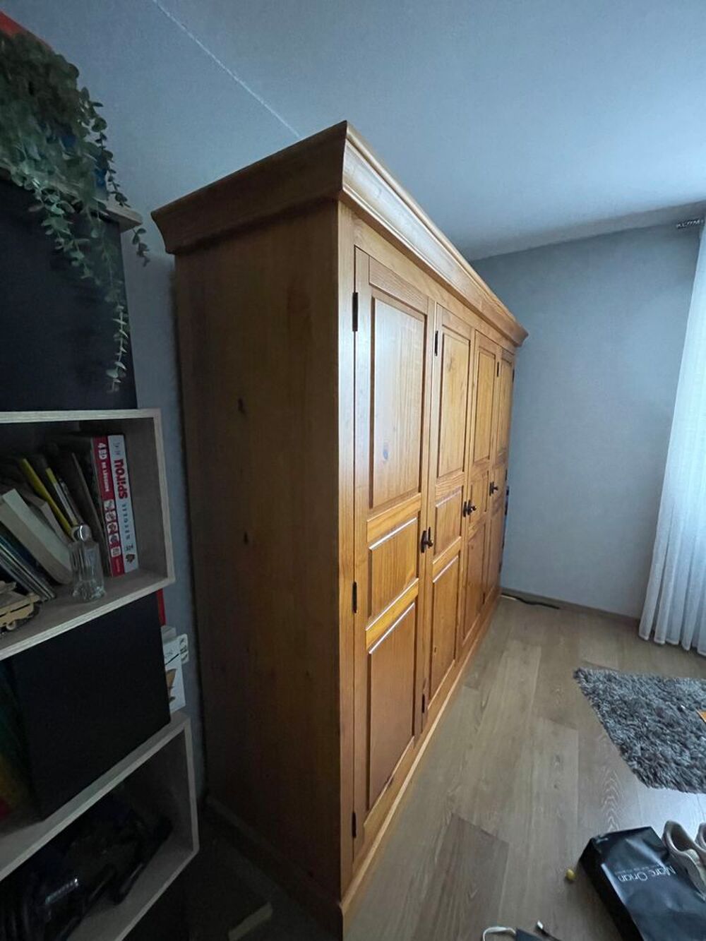 Armoire pin massif Meubles