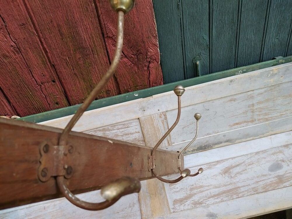 Ancien Grand Porte-Manteau Bois 6 Pat&egrave;res M&eacute;tal 
Meubles