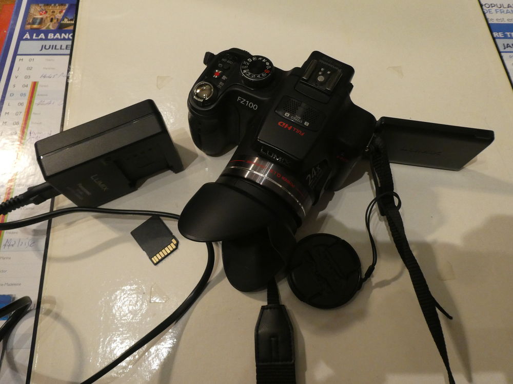 Appareil photo PANASONIC FZ 100 Lumix 
Photos/Video/TV