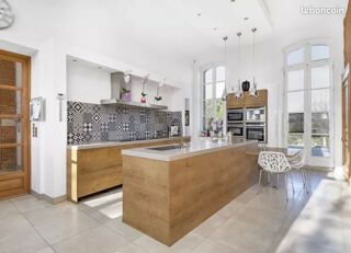 Propriété/château à vendre 8 pièces 450 m²