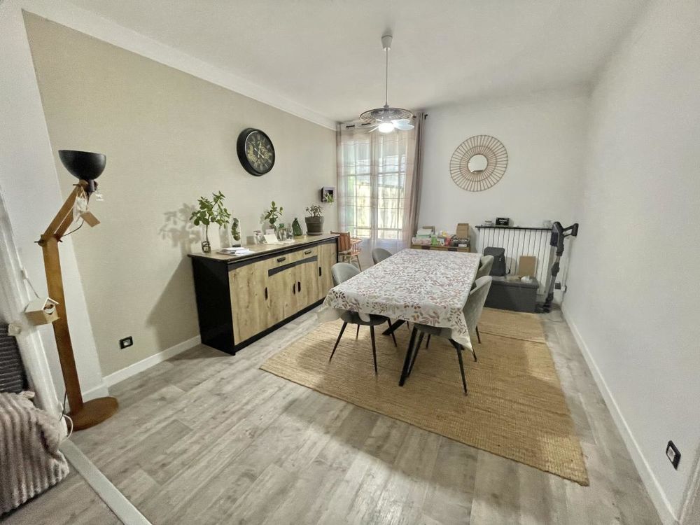 Vente Maison maison 5 pièces avec jardin et garage. Reims