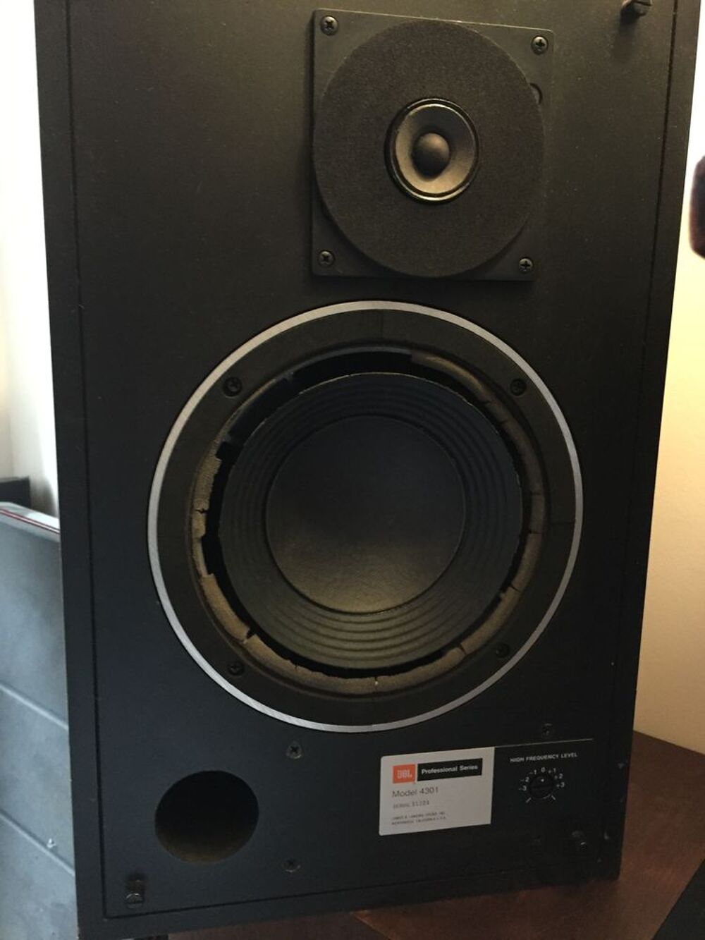 paires enceintes jbl 4301 en tr&egrave;s tr&egrave;s belle &eacute;tat 