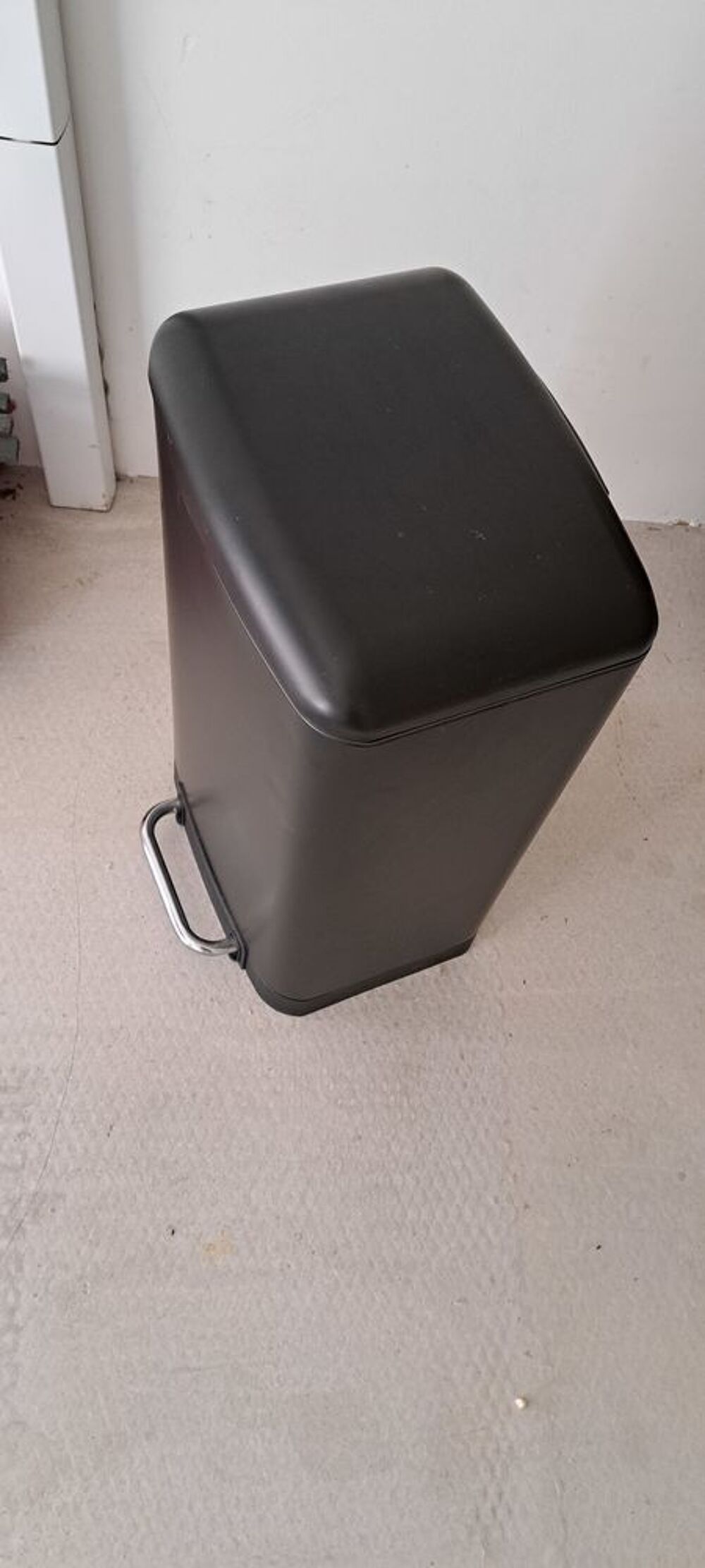 Poubelle 30 l, m&eacute;tal, neuve avec seau int&eacute;rieur Electroménager