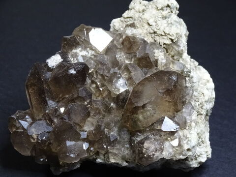 Quartz fumés dont un biterminé Massif de l'Argentière 200 Moyenmoutier (88)