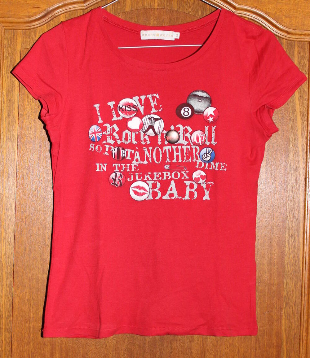 T-shirt rouge + pin's Vtements