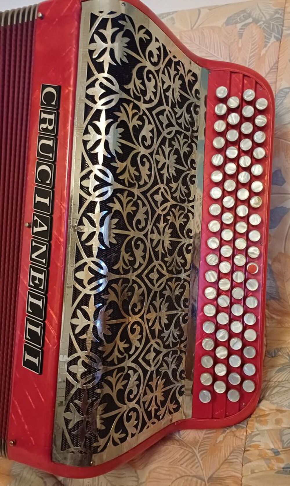 Accord&eacute;on Crucianelli 120 basses TB &eacute;tat et bien accord&eacute; Instruments de musique