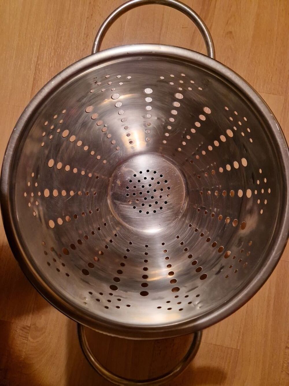 Passoire conique sur pied
Cuisine