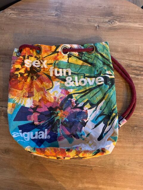 Sac femme en coton  \'\' Desigual   \'\' 20 Saleilles (66)